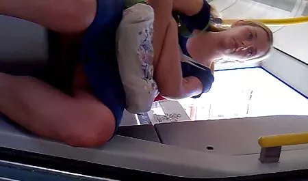 زیبایی فیلم سکس خارجی خوب بالیوود با یک مار بازی می کند