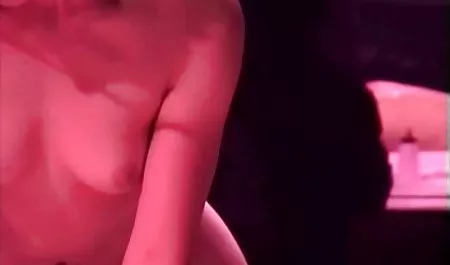 آن عکس های سکسی خارجی مرد عاشق لباس زنانه است