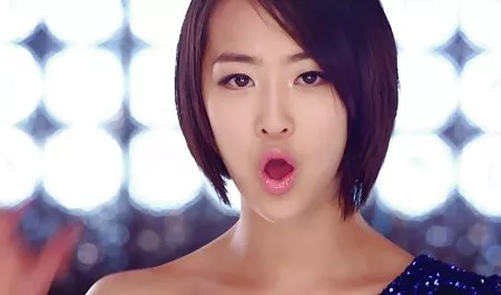 سفارش زیبایی کیرکوس خارجی جوان متقاعد شد