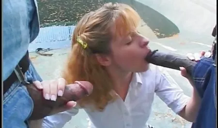 وابسته به عشق شهوانی عکس های سوپر سکسی خارجی روی ملافه ببر