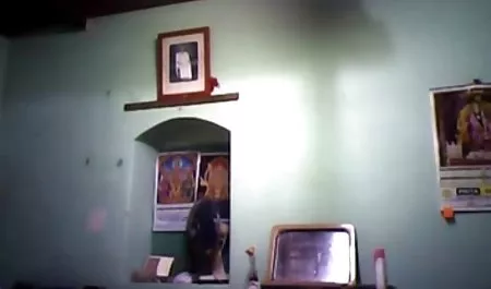 او از یک سفر کاری برگشت و در یک لحظه همسرش را با عکس های سکسی خفن خارجی عجله چنگ زد