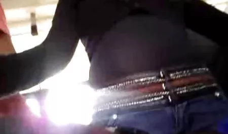 تسلیم یک مرد سیاه پوست به عکس سکی خارجی همراه همسرش