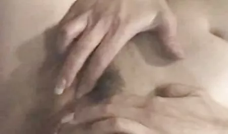 لزبین فیلم سکس خوب خارجی ها و پای آنها به یونی نگاه می کند