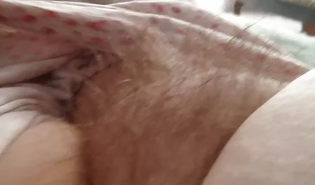 دختر جنسی پاها را می شکند و واژن را استمنا می سوپر فیلم سکس خارجی کند