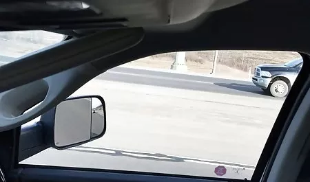 Cadence لیس می زند تصاویر سکسی خارجی و خودش را به میز می اندازد