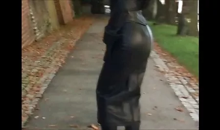 شوهر با یک تفریح ​​در آشپزخانه سرگرم شد عکس سکسی خفن خارجی