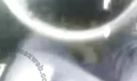 خدمتکار عکس و فیلم سکسی خارجی آسیایی که از فاک نرم با صاحبخانه لذت می برد