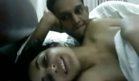 فاک خانگی برای یک زن جوان زیبا عکس سکی خارجی