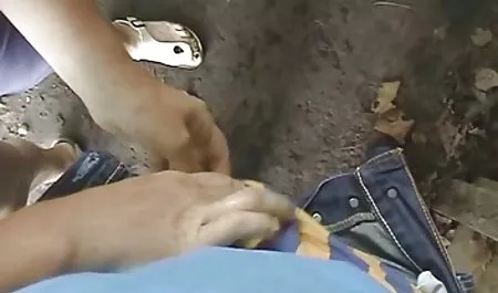 سه پرستار عضو یک بیمار مسن را نمایش فیلم سوپر خارجی مزه می دهند