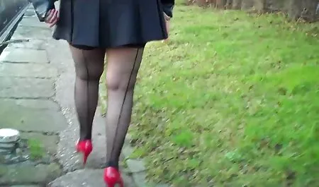 Blowjob یک بلوند است سوپر فیلم سکس خارجی که از دو دیک قدیمی خوشحال است