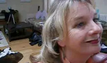 بلوند کیرتوکس خفن در صندلی عقب