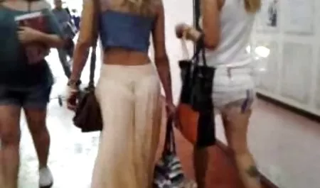 دو زیبایی که مورد عکس های سکسی لخت خارجی آزار جنسی قرار گرفته اند