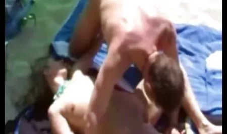 انگشت از دو طرف فیلم و عکس سوپر خارجی