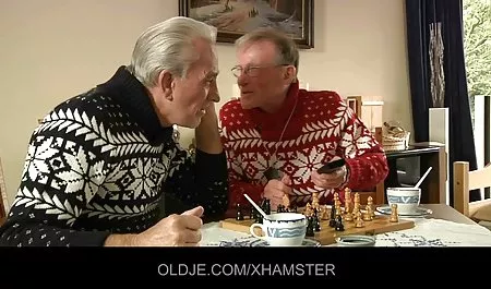 این گروه شام ​​را در اتاق بیلیارد از دست فیلم سوپر خارجی شهوتی دادند