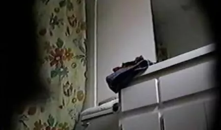 این مرد بیدمشک زیبای خود را تراشید و سپس او فیلم سکیسی خارجی را لعنتی کرد