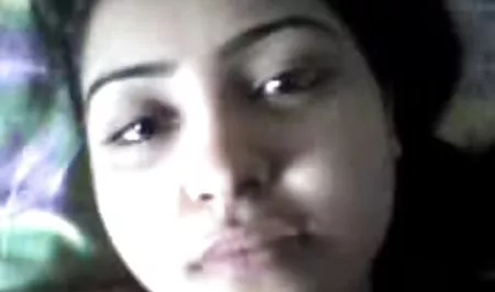 دختر دوست دارد یک خروس بزرگ را مک کون وکس خارجی کند