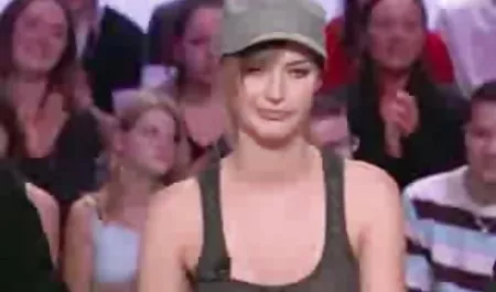 غار مرطوب کودک پمپ کون وکس خارجی شده