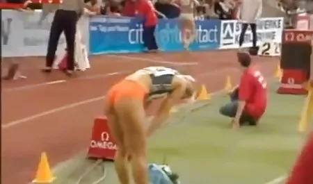 محبت پیشرفته فیلم شکسی خارجی برای یک جوان آسیایی