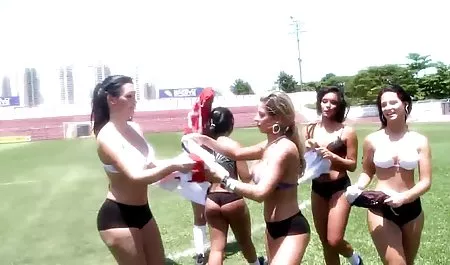 جوانان بسیار سخت عکس دختران سکسی خارجی در پارک