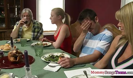 کارلی سایمون یک از blowjob عالی عکسهای خارجی سکسی انجام داد و یک مرد را زین کرد